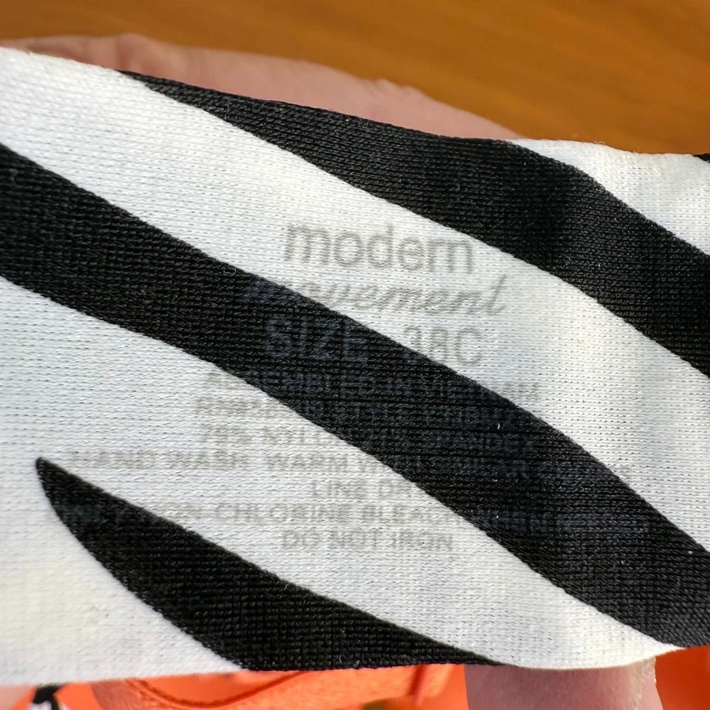 SALE Modern Movement MVP Plunge‎ Bra Coral Orange 38C Built-in Support Zebra